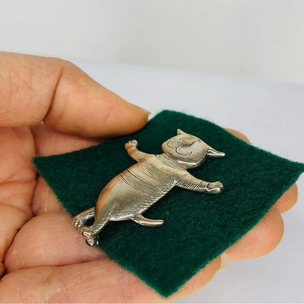 EMAN GOVEY Sterling Silver 925 Wimsical Etched Dancing Cat Kitty Brooch Pin Gift - Picture 7 of 9